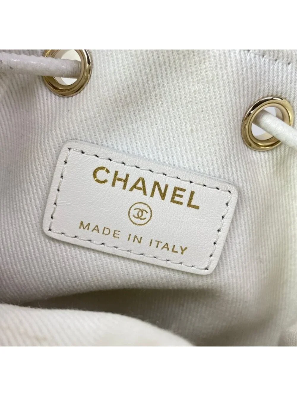 Chanel Shoulder Bag White Drawstring Gold Chain